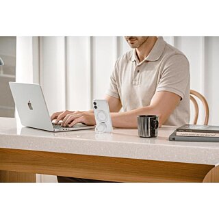 SwitchEasy MagStand MagSafe iPhone Air kemény hátlap tok kitámasztóval - átlátszó