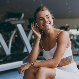 iKi Milaneseband Samsung Galaxy Watch 4 / 5 / 5 Pro / 6 / 7 / FE milánói fém szíj - arany