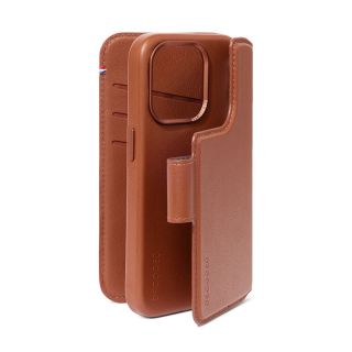 Decoded 2in1 Wallet MagSafe iPhone 15 Pro kinyitható bőr tok - barna
