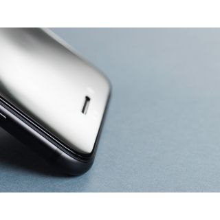 A betekintésgátló szűrővel ellátott 3mk HardGlass Max Privacy iPhone 13 / 13 Pro teljes kijelzővédő üveg a csomag tartalmával könnyen felhelyezhető modell.