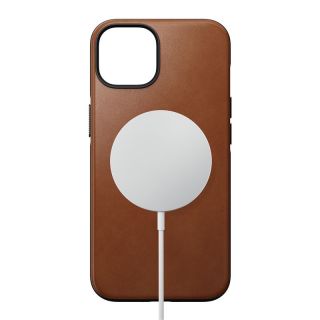 A barna színű, prémium alapanyagból készült Nomad Modern Leather MagSafe iPhone 14 bőr hátlap tok megemelt éleivel megóvja a telefon hátlapi kameráit.